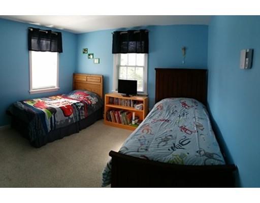 14 Hemlock Dr, Mashpee, MA 02649 photo 10
