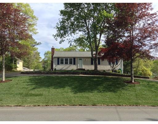 14 Hemlock Dr, Mashpee, MA 02649 photo 1