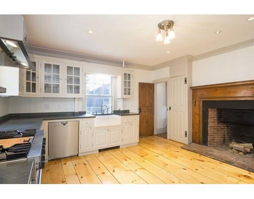 2 Union St, Marblehead, MA 01945 photo 4