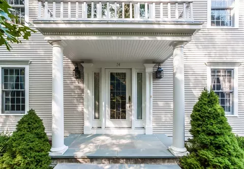 24 Carleton Dr E, Sandwich, MA 02537 photo 2