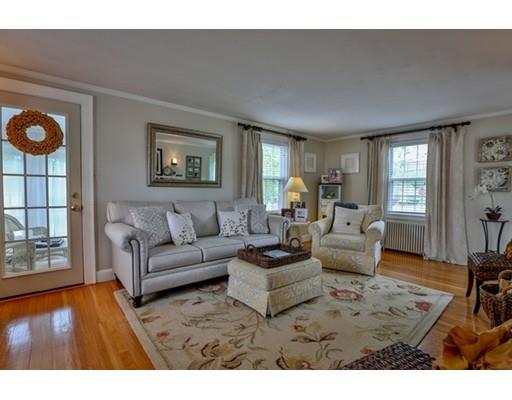 272 High St, Reading, MA 01867 photo 3