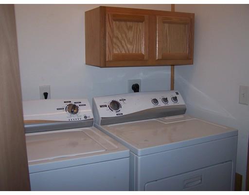75 Gill St, Chicopee, MA 01013 photo 9