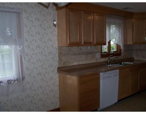 75 Gill St, Chicopee, MA 01013 photo 10