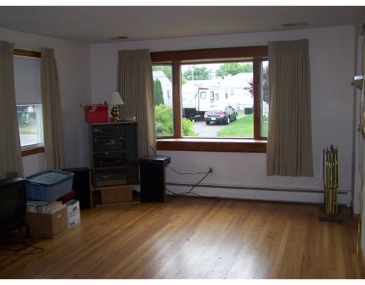 75 Gill St, Chicopee, MA 01013 photo 8