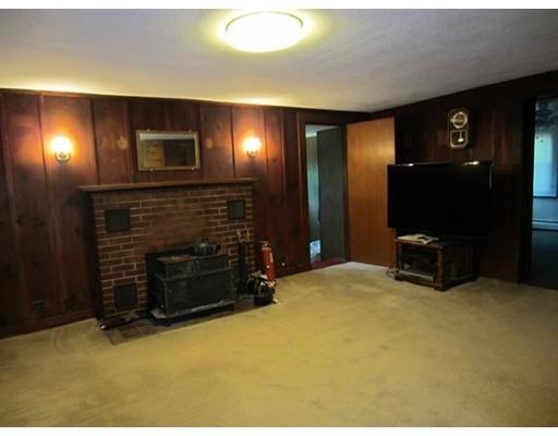 13 Taft Ave, Mendon, MA 01756 photo 5