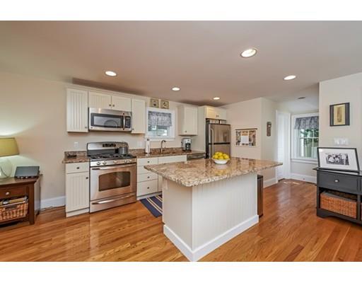 2 Franklin Ct, Brookline, MA 02445 photo 3