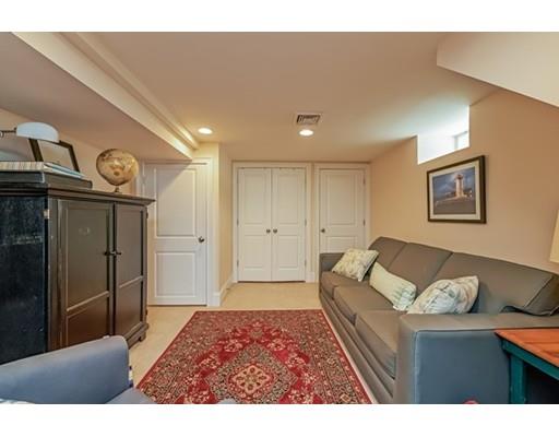 2 Franklin Ct, Brookline, MA 02445 photo 9