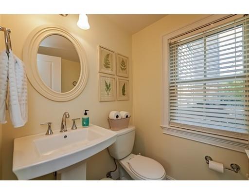 2 Franklin Ct, Brookline, MA 02445 photo 8