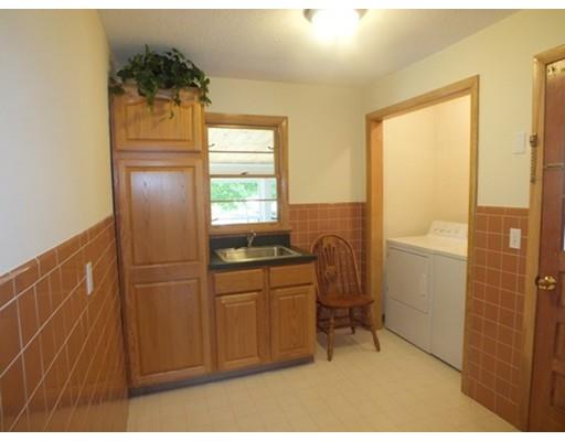 162 Arcade St, Chicopee, MA 01020 photo 9