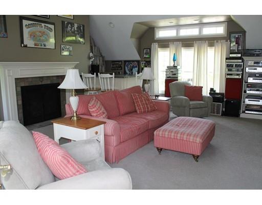 2 Fiske Ave, Upton, MA 01568 photo 13