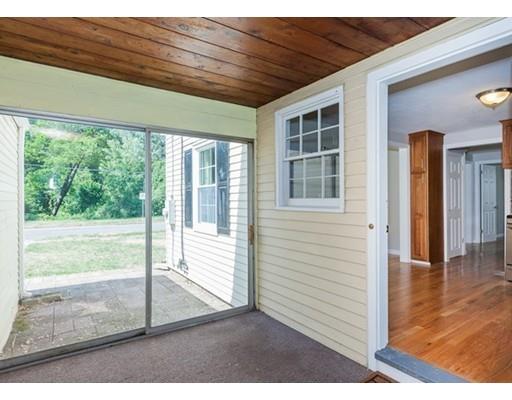 45 Hartwick St, Springfield, MA 01108 photo 6