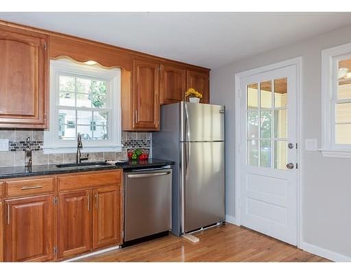 45 Hartwick St, Springfield, MA 01108 photo 5
