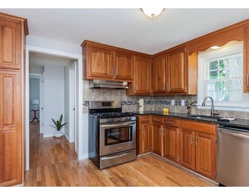 45 Hartwick St, Springfield, MA 01108 photo 3