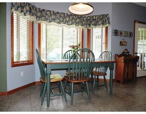 49 Clover St, Chicopee, MA 01013 photo 7