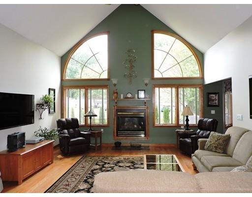 49 Clover St, Chicopee, MA 01013 photo 8