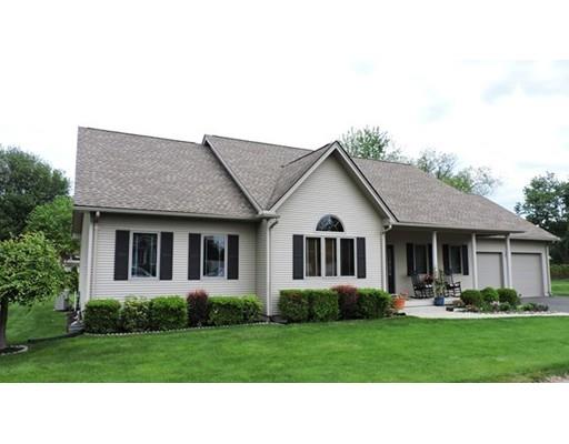 49 Clover St, Chicopee, MA 01013 photo 2