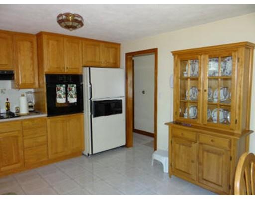 6 Sunset Dr, Saugus, MA 01906 photo 4