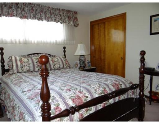 6 Sunset Dr, Saugus, MA 01906 photo 12