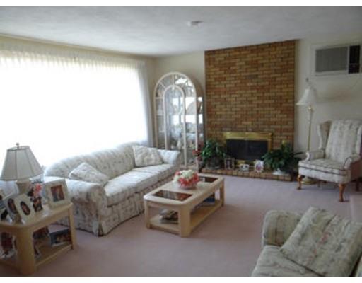 6 Sunset Dr, Saugus, MA 01906 photo 8