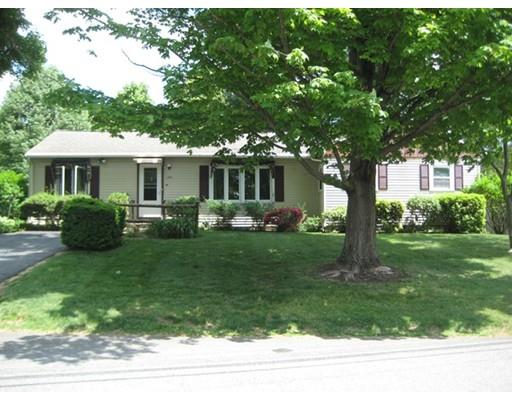 158 Edgewater Dr, Framingham, MA 01702 photo 1