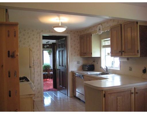 158 Edgewater Dr, Framingham, MA 01702 photo 5