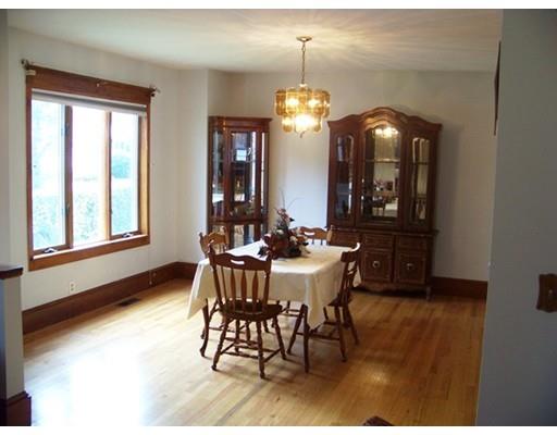 11 Acton St, Springfield, MA 01151 photo 7