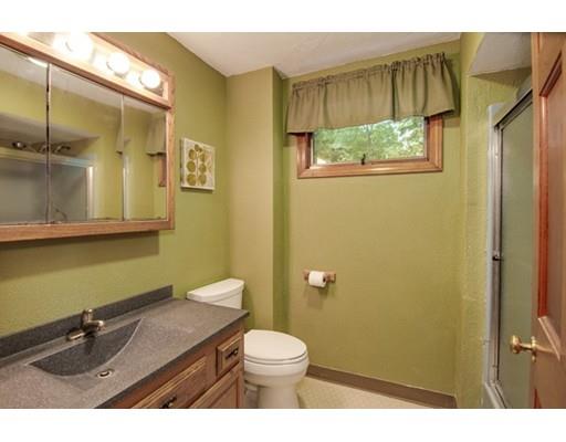 36 Eureka St, Worcester, MA 01603 photo 22