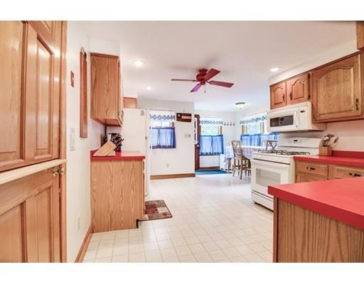 36 Eureka St, Worcester, MA 01603 photo 10