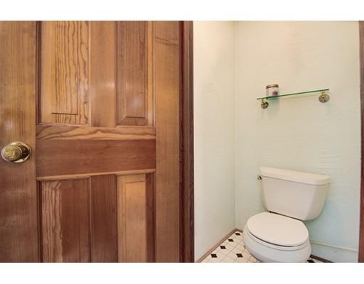 36 Eureka St, Worcester, MA 01603 photo 16