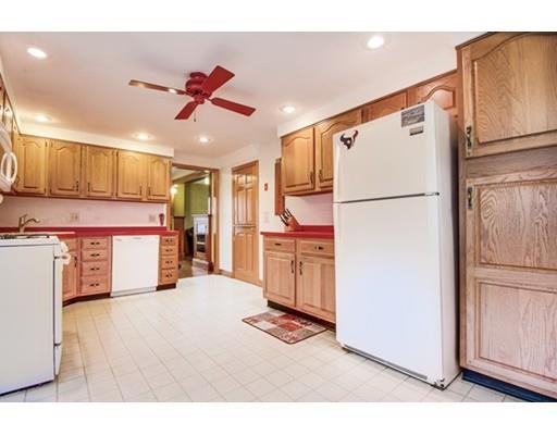 36 Eureka St, Worcester, MA 01603 photo 11