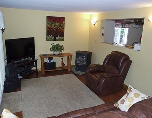 17 Benham St, Worcester, MA 01604 photo 7