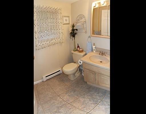 17 Benham St, Worcester, MA 01604 photo 13
