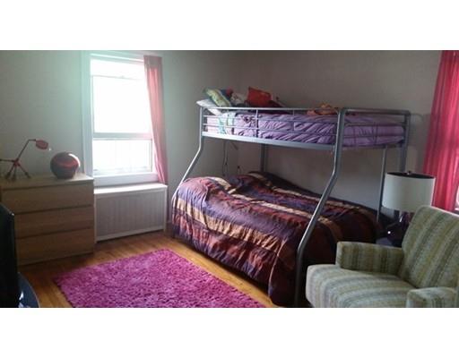 116 Wayne St, Springfield, MA 01118 photo 9