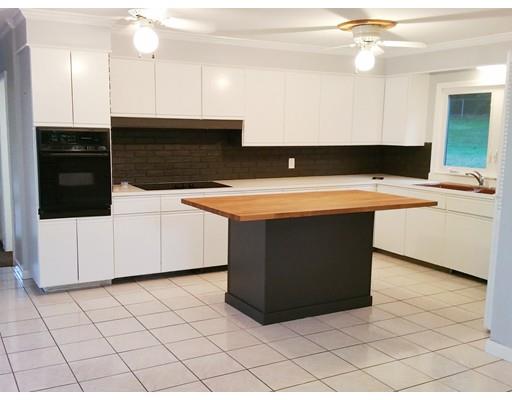 49 Sutton Rd, Webster, MA 01570 photo 2