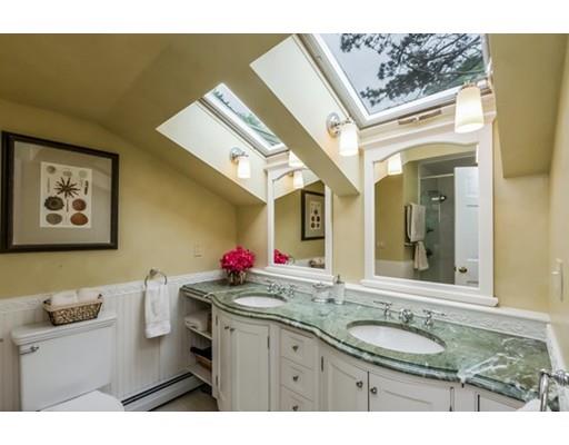 32 Flint St, Marblehead, MA 01945 photo 17