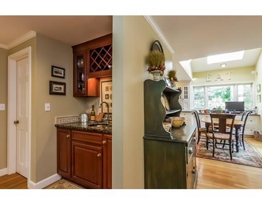 32 Flint St, Marblehead, MA 01945 photo 6
