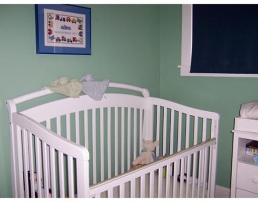 484 White St, Springfield, MA 01108 photo 9