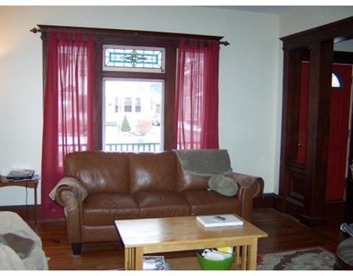484 White St, Springfield, MA 01108 photo 2