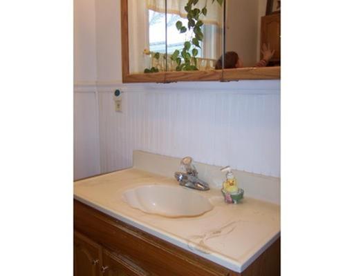 484 White St, Springfield, MA 01108 photo 12