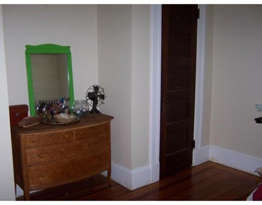 484 White St, Springfield, MA 01108 photo 13