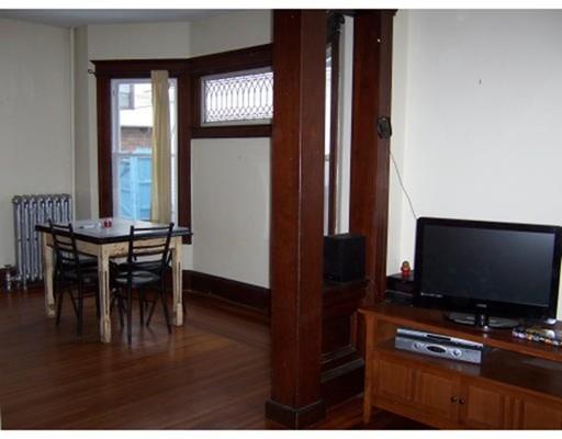 484 White St, Springfield, MA 01108 photo 4