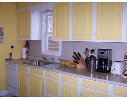 484 White St, Springfield, MA 01108 photo 6