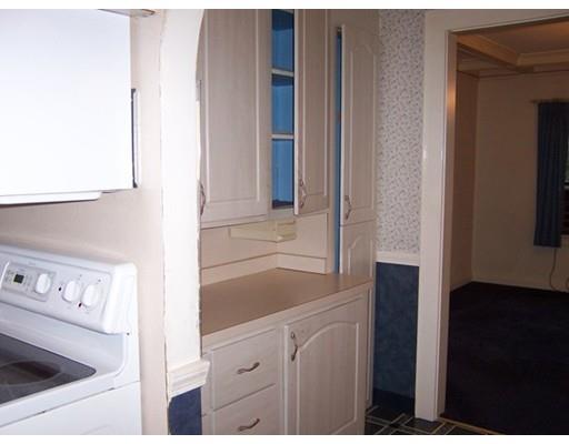 30 Bangor St, Springfield, MA 01118 photo 9