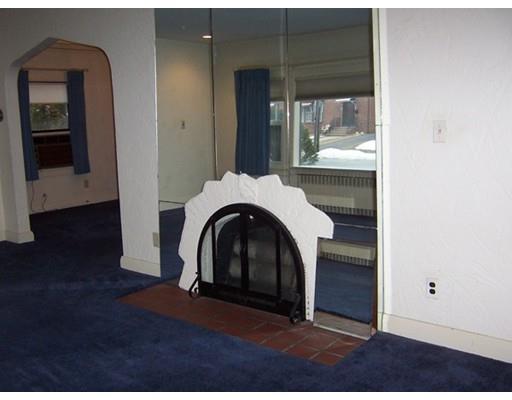 30 Bangor St, Springfield, MA 01118 photo 2