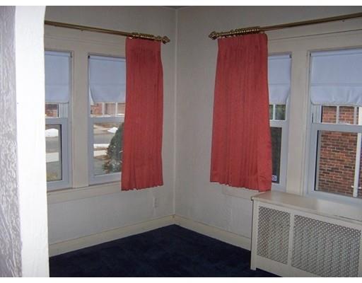 30 Bangor St, Springfield, MA 01118 photo 4