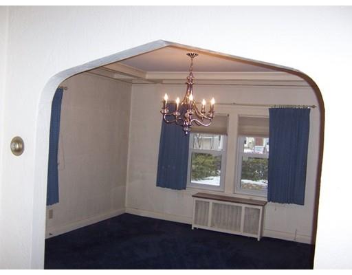 30 Bangor St, Springfield, MA 01118 photo 6