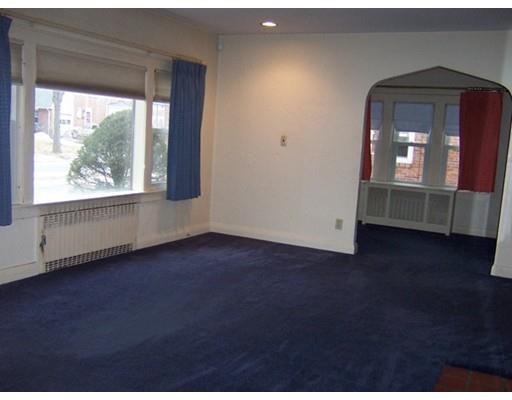 30 Bangor St, Springfield, MA 01118 photo 3