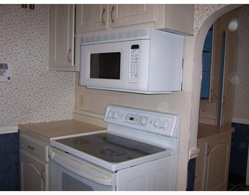 30 Bangor St, Springfield, MA 01118 photo 11