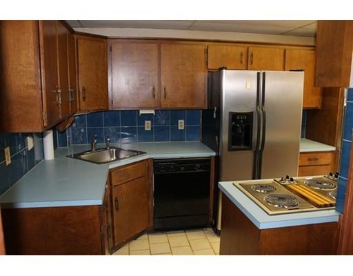 24 Meredith St, Springfield, MA 01108 photo 6