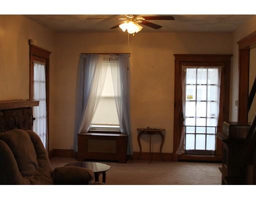 24 Meredith St, Springfield, MA 01108 photo 2
